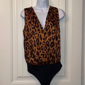 Sale! ☄️Sadie & Sage Animal Print Sleeveless Bodysuit Size Medium